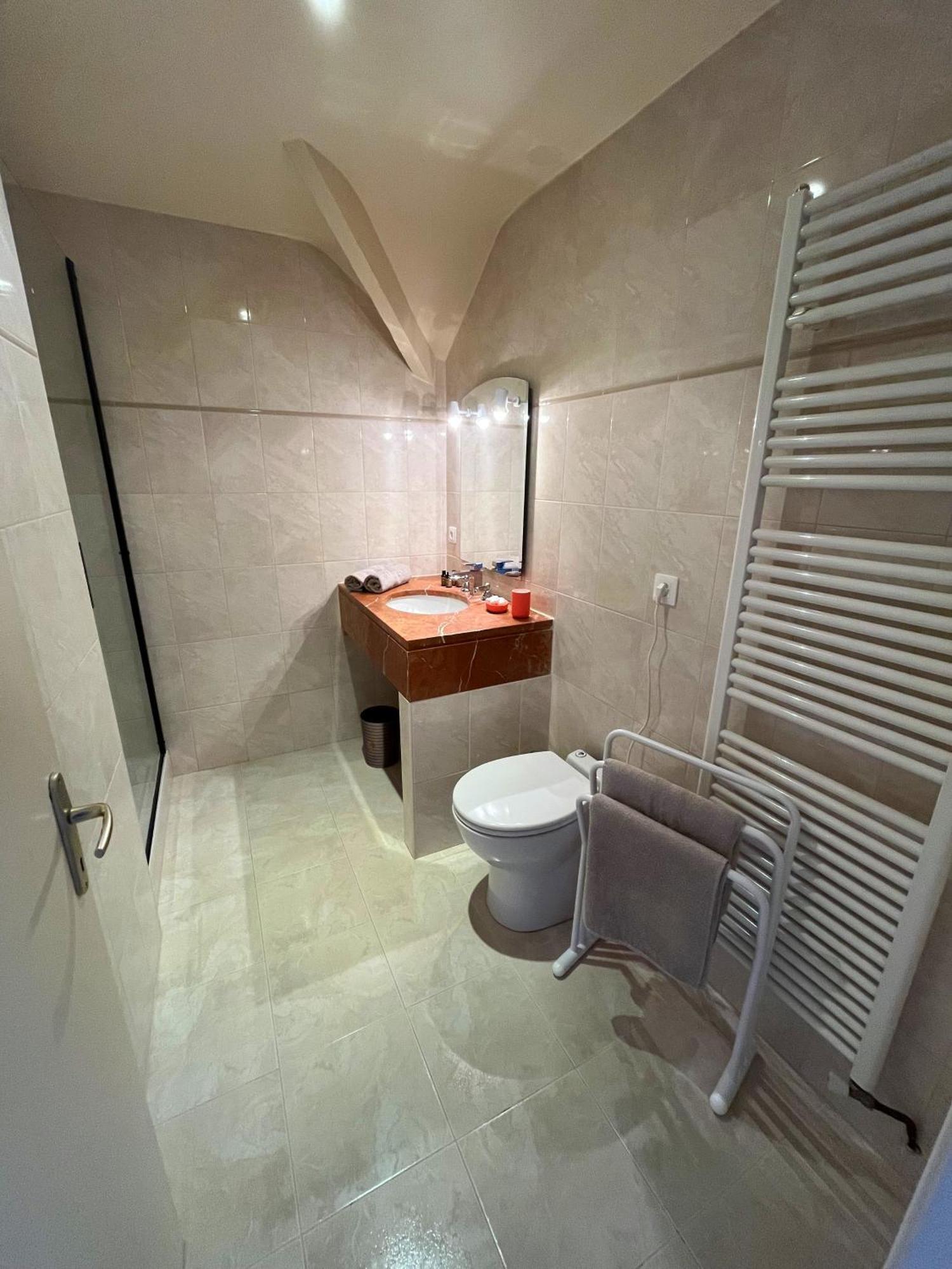 Ecurie Des Charmes A 5 Minutes De La Plage Merville-Franceville-Plage Bagian luar foto