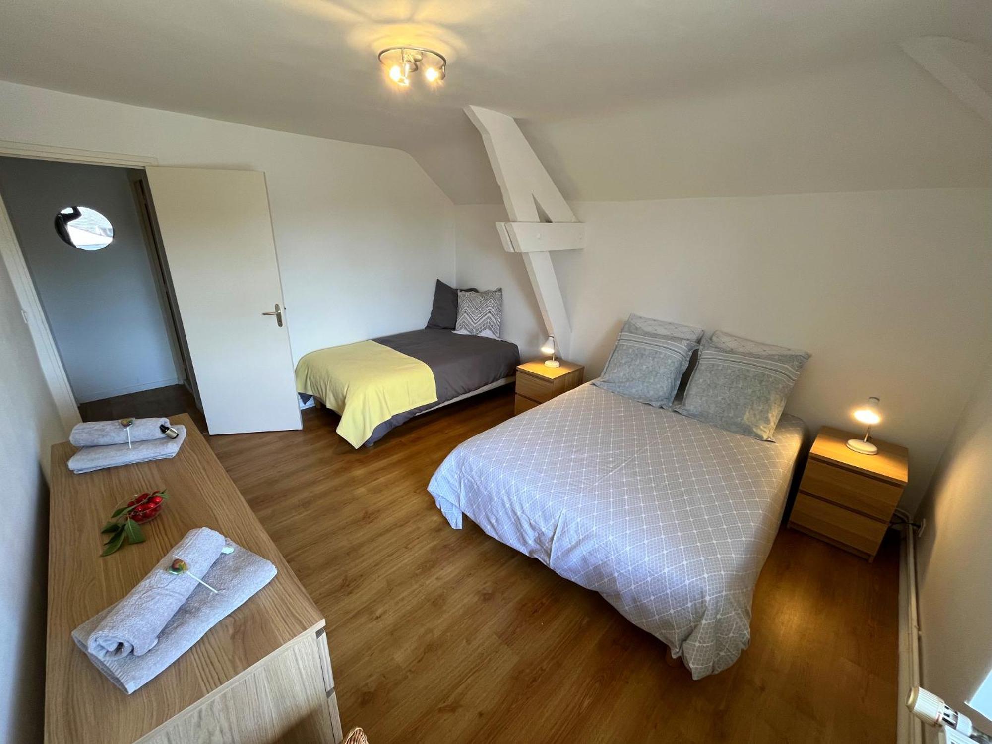 Ecurie Des Charmes A 5 Minutes De La Plage Merville-Franceville-Plage Bagian luar foto